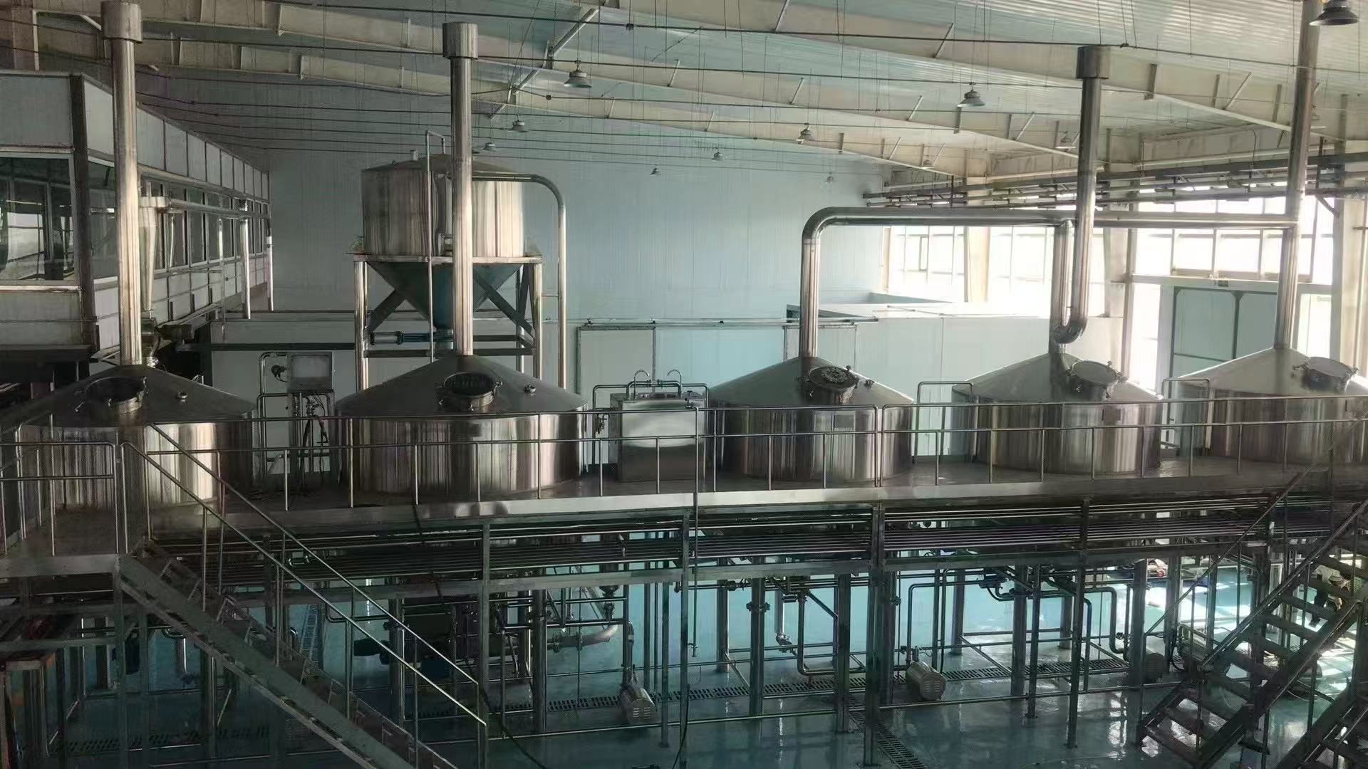 富民精酿啤酒设备厂—中小型精酿啤酒厂提供服务